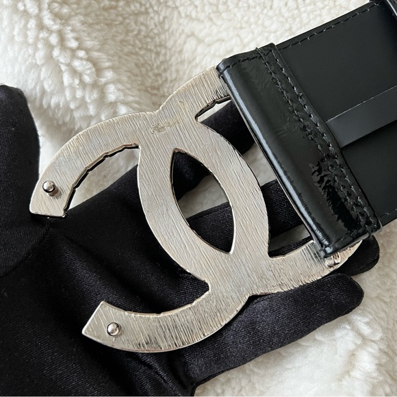 Auth Chanel Silver Metal Embossed Big CC Logo Black Patent Leather Belt -Size 80 - Picture 8 of 16